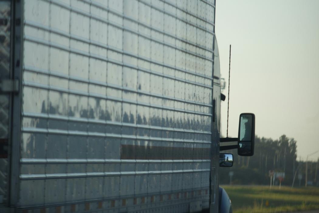 What to Ask Before Booking a Moving Company